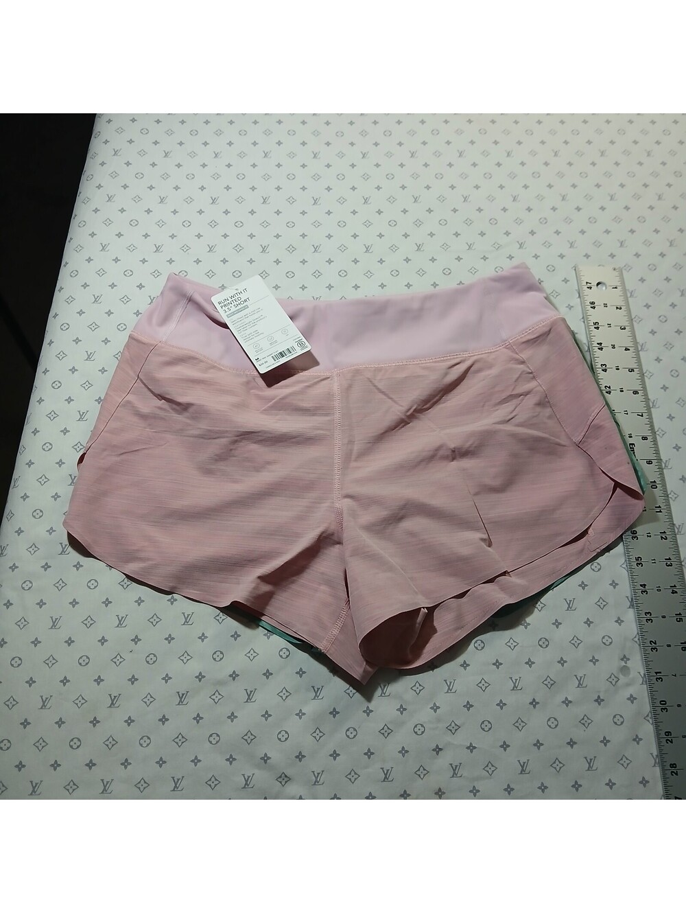 Athleta Run With It 3.5 Short Athletic Shorts Womens M Pink Running NWT